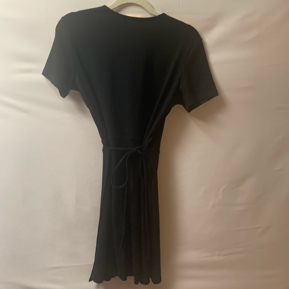 Aritzia Sunday Best Giselle Wrap Dress NWOT - Picture 7 of 12